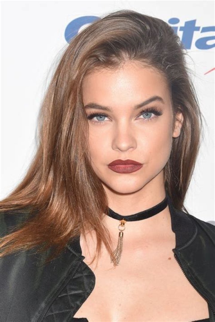 What is Barbara Palvin hair color?