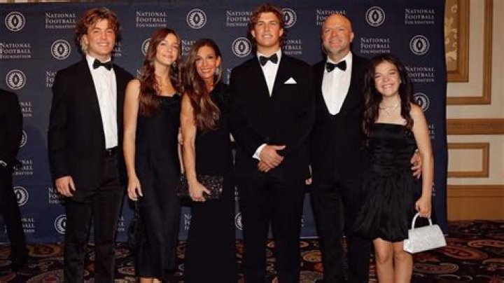 Who Are Jaxson Dart USC Parents? Everything On His Family And Net Worth