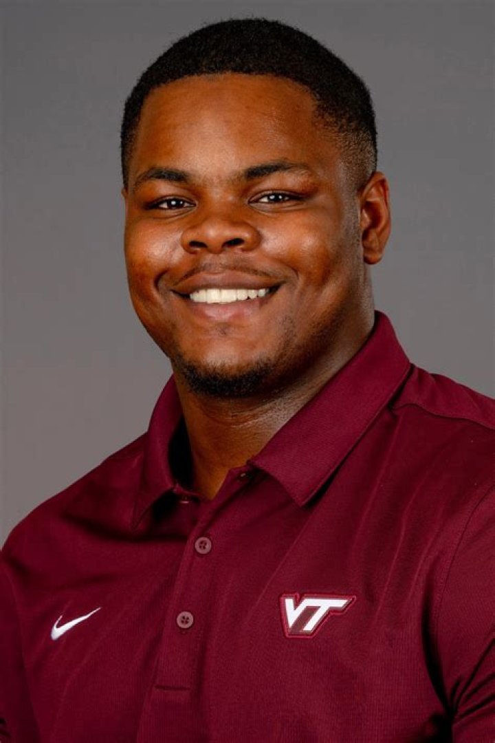 Who Are Khurtiss Perry Parents? Details About The American Footballer