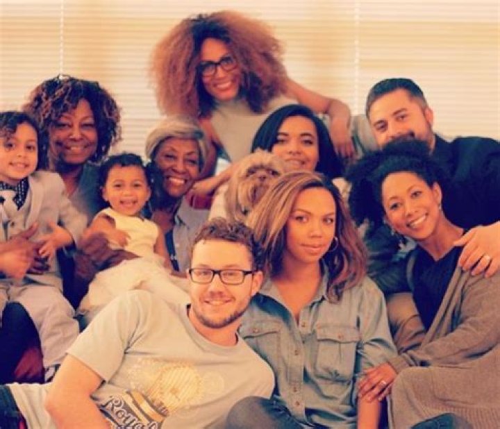 Who Are Kiely Williams’s Parents? Details On The Family Of The Singer