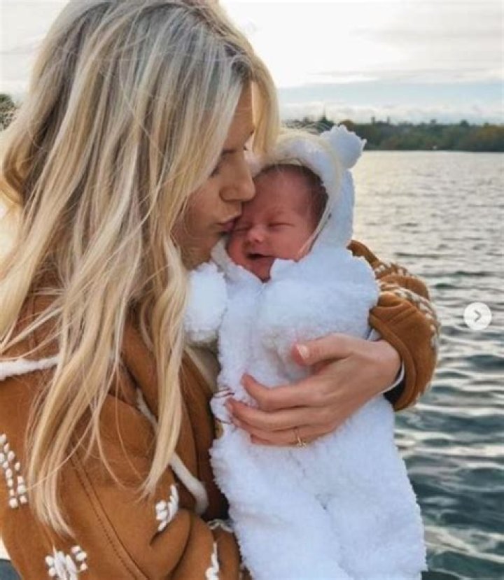 
Who are Mollie Kings Parents? Mollie King Biography, Parents Name, Nationality and More 