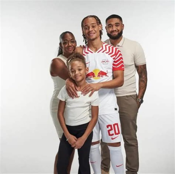 Who Are Regillio Simons & Peggy Simons? Everything To Know About PSG Midfielder Parents