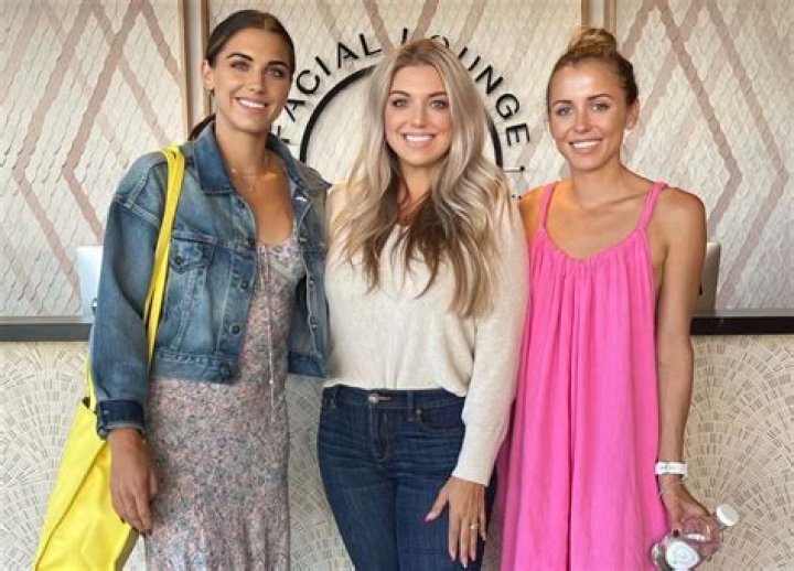 Who is Alex Morgan family? How old are Alex Morgan’s sisters?