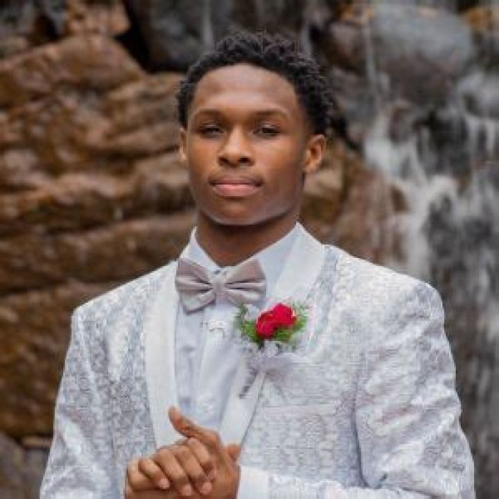 Who Is Darnell Mooney Dating? Everything On His Girlfriend Instagram & Net Worth