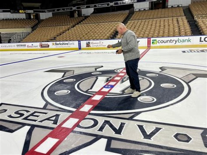 
Who Is Eric Lindquist And How DId He Die? Worcester Railers Hockey Club Host Death 