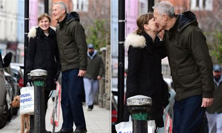 
Who Is Fiona Bruce Husband | Daughter Mia Sharrocks Family And Net Worth 