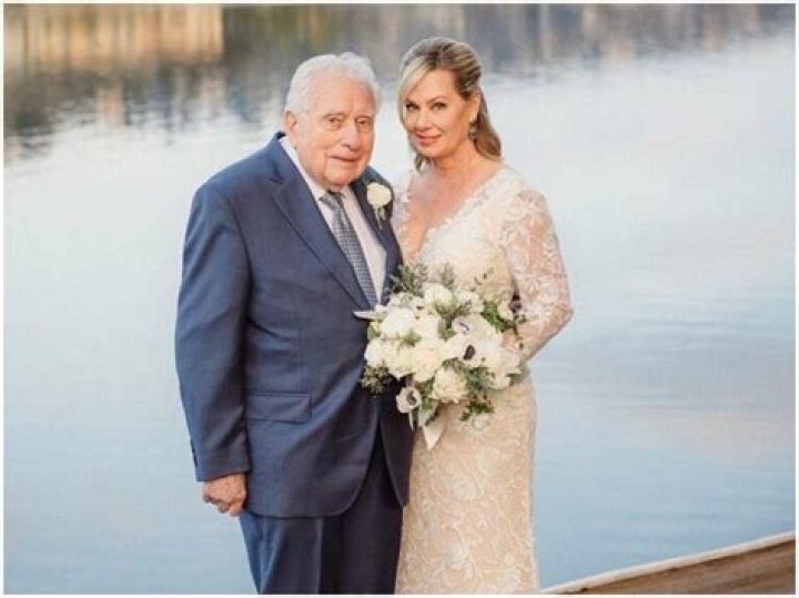 Who Is Lisa Mccubbin? Is The Journalist Clint Hill Wife?