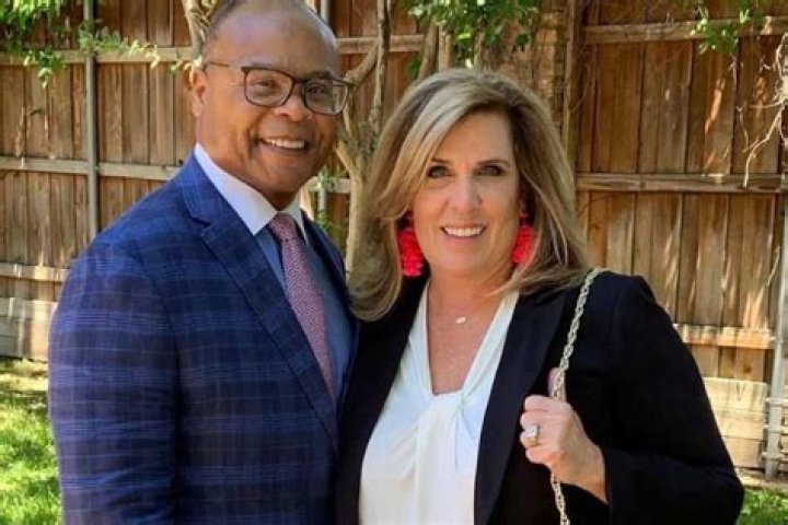 Who Is Mike Singletary’s First Wife?