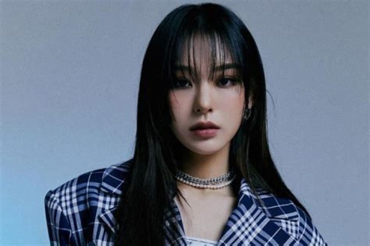 Who Is Noze Wayb? Everything To Know About The Stage Dancer