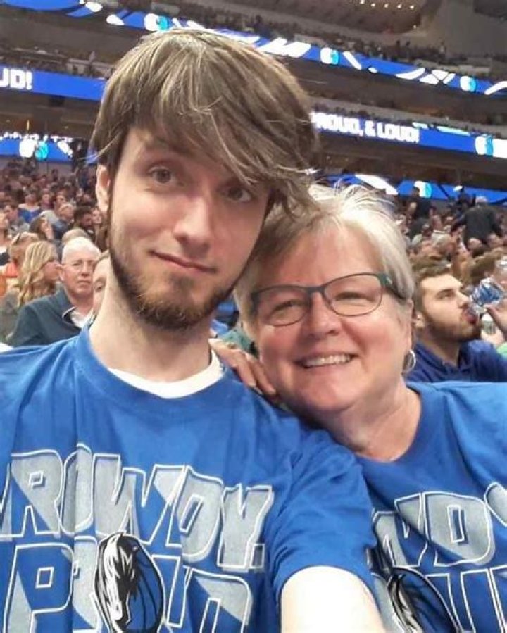 Who is PeanutButterGamer, PBG, (Austin Hargrave)? His wife and bio