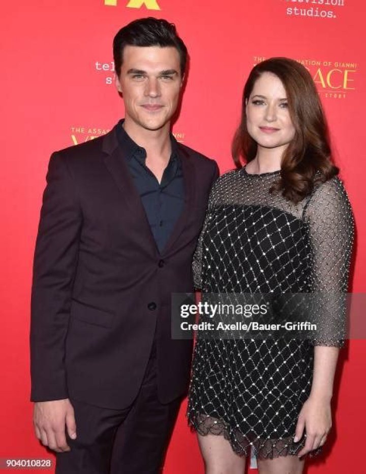 Who Is Sarah Roberts? Details To Know About Finn Wittrock Wife