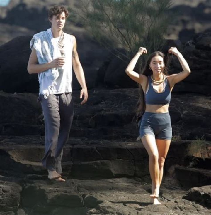 Who Is Shawn Mendes Girlfriend Hitomi Mochizuki? Dating Life Explored