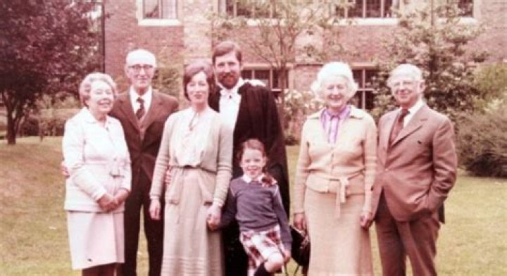 Who Was Olivia Colman Father Keith Colman? Everything On Her Age And More